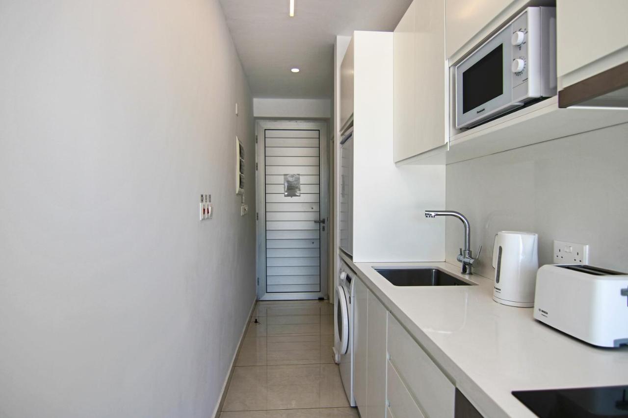 Phaedrus Living - Seaside Luxury Flat Harbour 110 Apartamento Pafos Exterior foto
